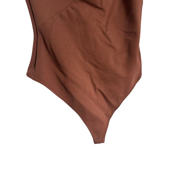 NBD Brown Size Medium Aaliyah Bodysuit Stretch Asymmetrical Sleeve Cutout Nude - Picture 7 of 15